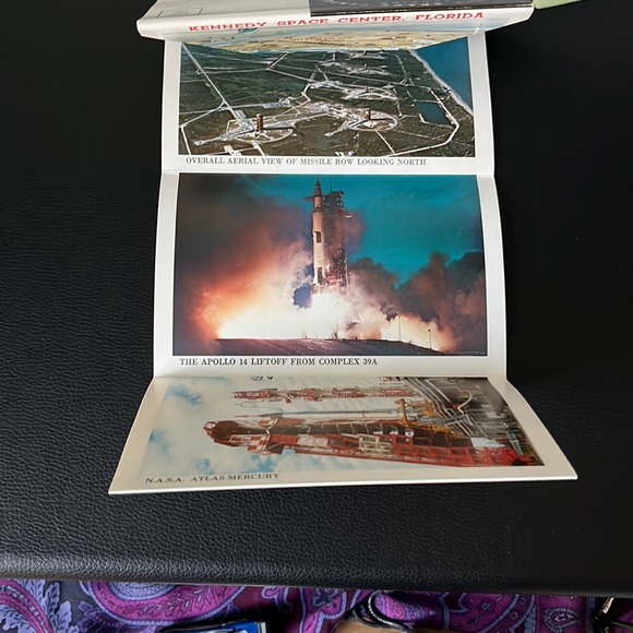Vintage Kennedy Space Center Postcard Fold-Up - Picture 5 of 6